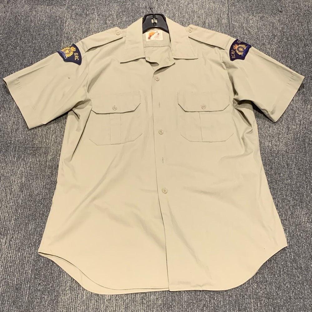 Vintage 90’s RCMP Short Sleeve Button Shirt (GUC)